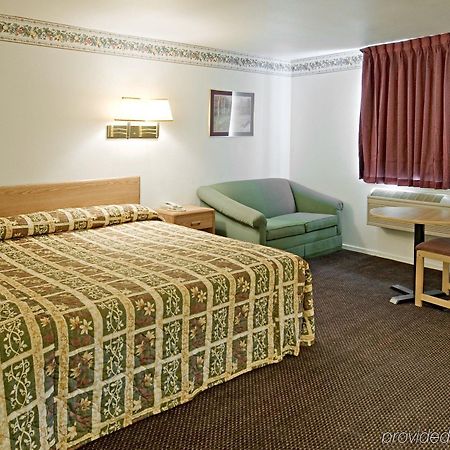 Americas Best Value Inn МакКини Стая снимка